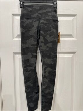 NOBULL Gray Camo High-Waist Leggings (21)